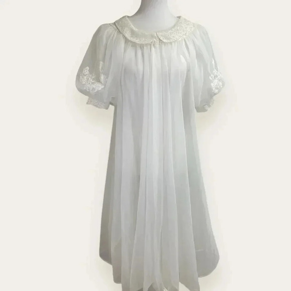 Vintage Other - SOLD - Vintage Sheer Chiffon Peignoir robe. Boudoir Creamy White Bridal 1960’s
